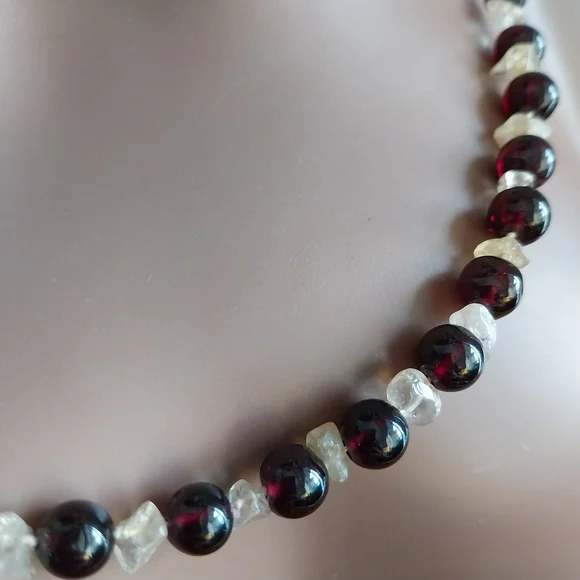 Vintage Garnet Beaded Necklace - 585 (14k) Lock - Picture 9 of 16